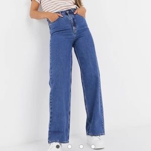 NWT Levi’s Super High Rise Loose Straight Leg
